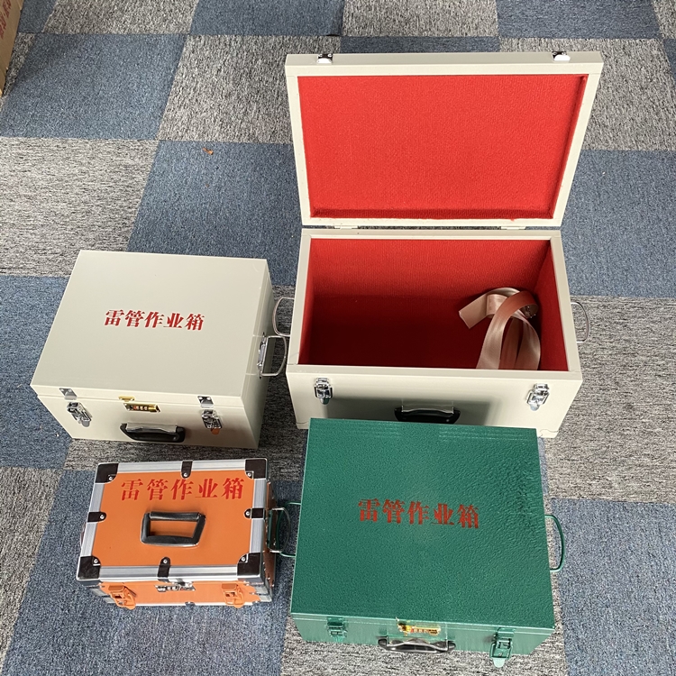 龙河镇爆破工程作业箱如何选择？玻璃钢与传统材质的全面对比